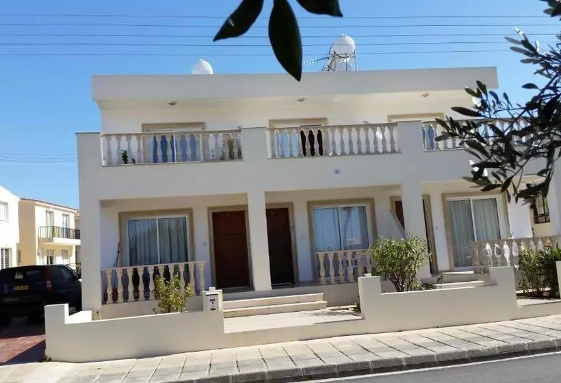 Pari Holiday Apartments