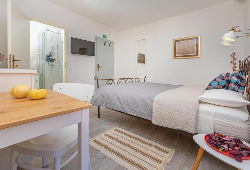 ペンション Booba Rooms