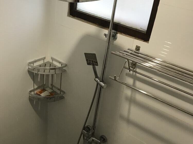 Пансион Golden Lotus Place