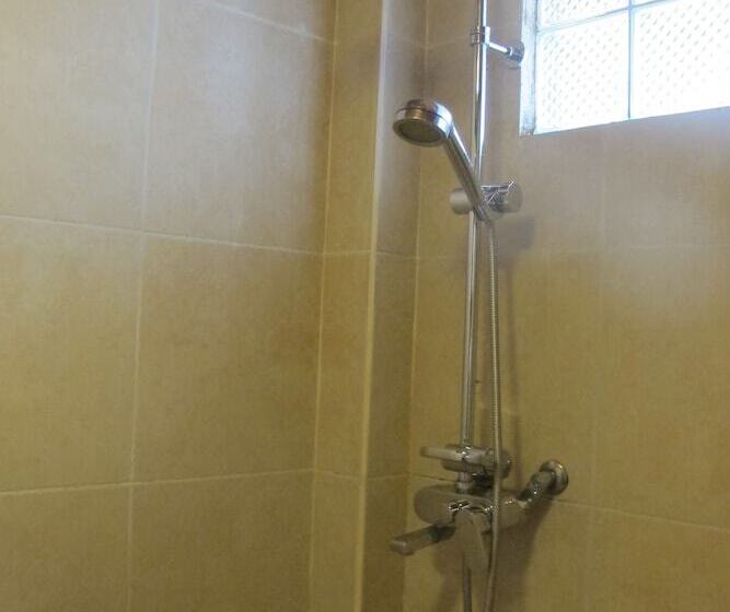 Пансион Golden Lotus Place