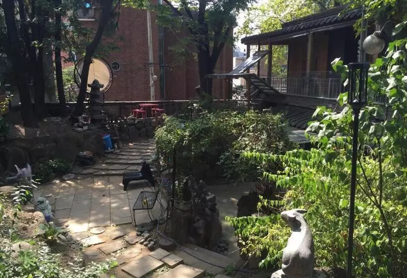 Majatalo Jiwoljang Guest House