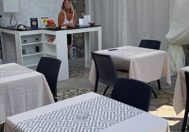 پانسیون Relais Villa Anna