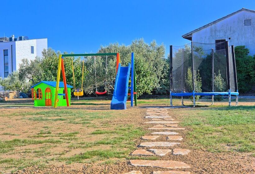 Apartments Cvita Holiday