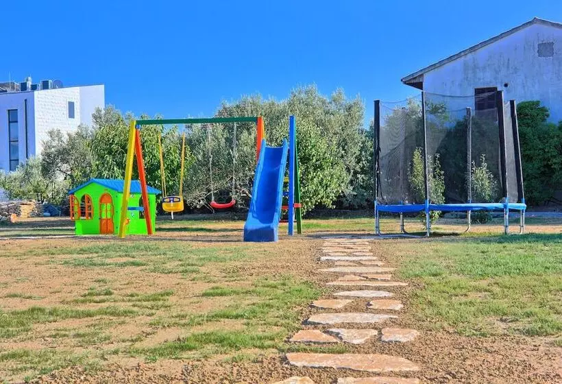 Apartments Cvita Holiday