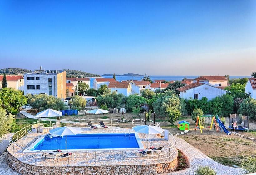 Apartments Cvita Holiday