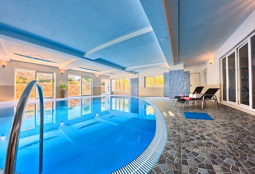 Apartments Cvita Holiday