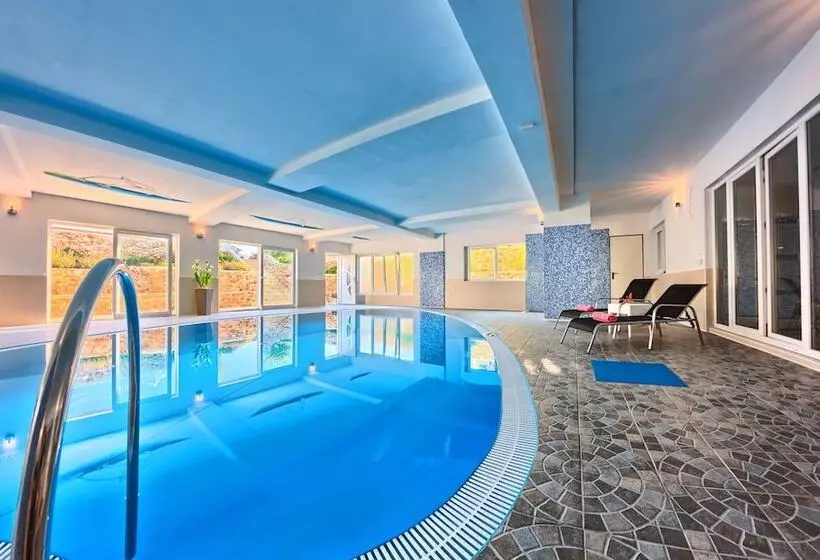 Apartments Cvita Holiday