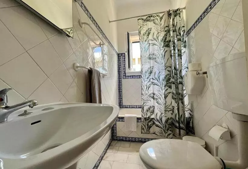 Eco Ljmonade Hostel