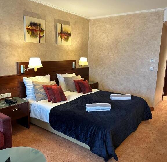 هتل Domaine De La Forêt