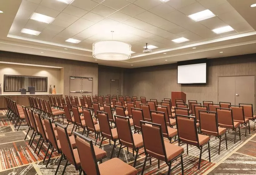 هتل Hilton Garden Phoenix Tempe, University Research Park
