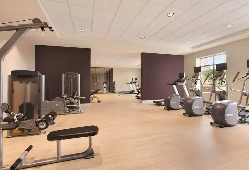 هتل Hilton Garden Phoenix Tempe, University Research Park