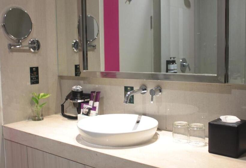 בית מלון כפרי Mercure Jayapura