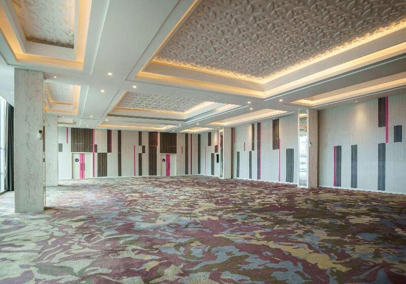 בית מלון כפרי Mercure Jayapura