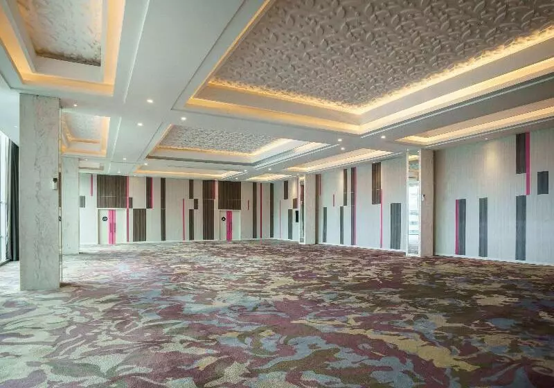 ホテル Mercure Jayapura