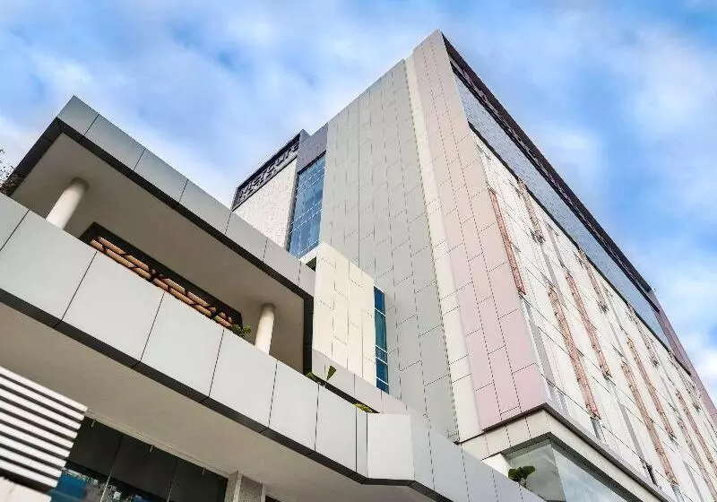ホテル Mercure Jayapura