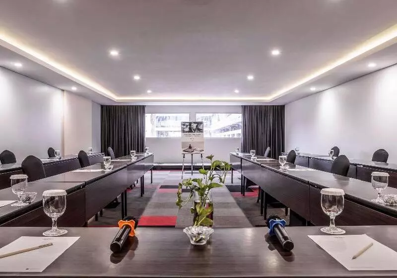 ホテル Mercure Jayapura
