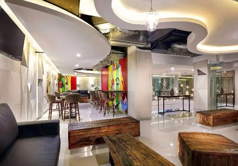 ホテル Mercure Jayapura