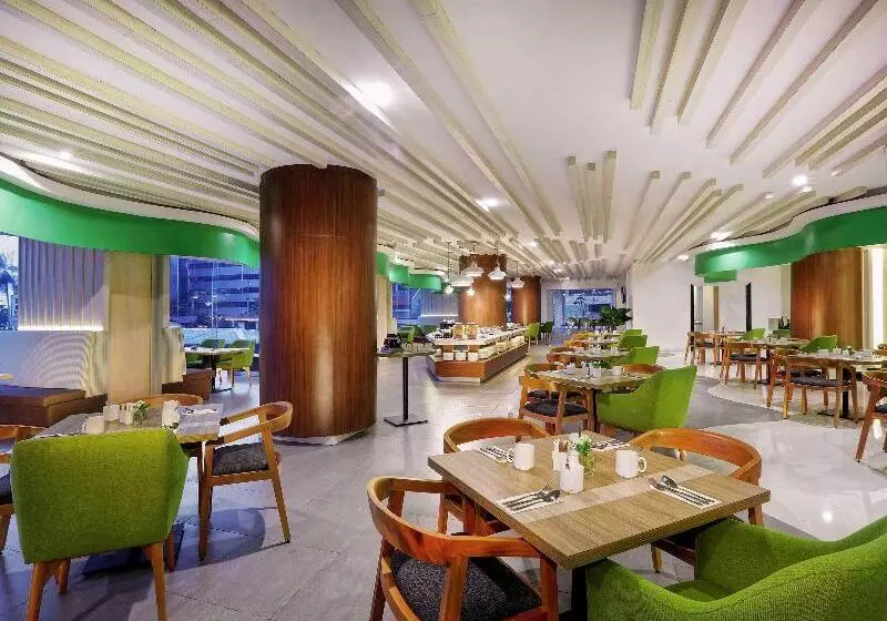 ホテル Mercure Jayapura