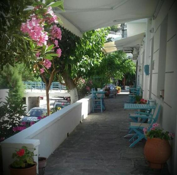 Pensjonat Smaragdi Studios And Rooms