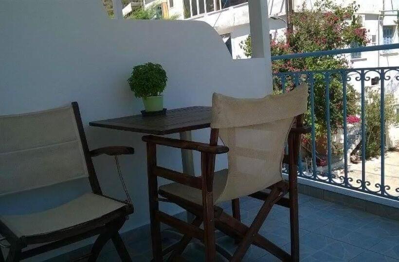 Pensjonat Smaragdi Studios And Rooms