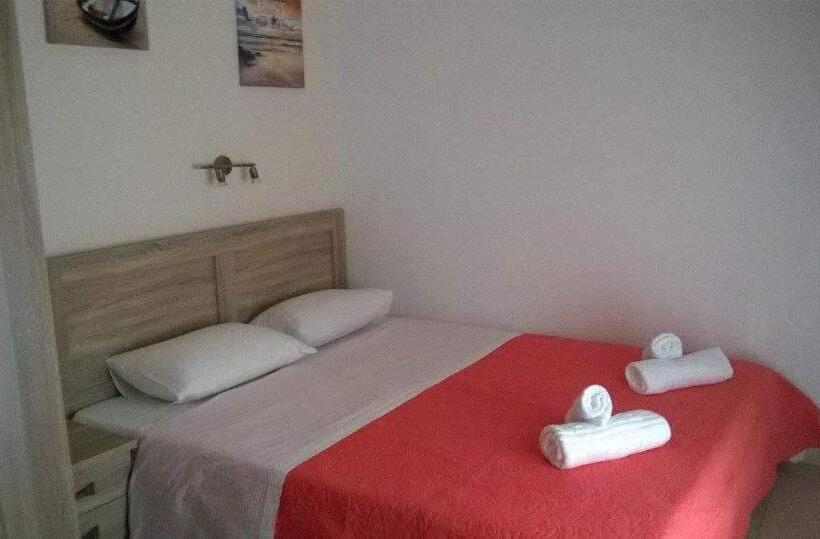 Pensjonat Smaragdi Studios And Rooms