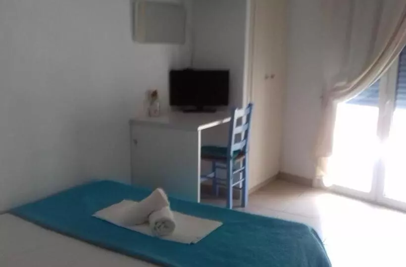 پانسیون Smaragdi Studios And Rooms