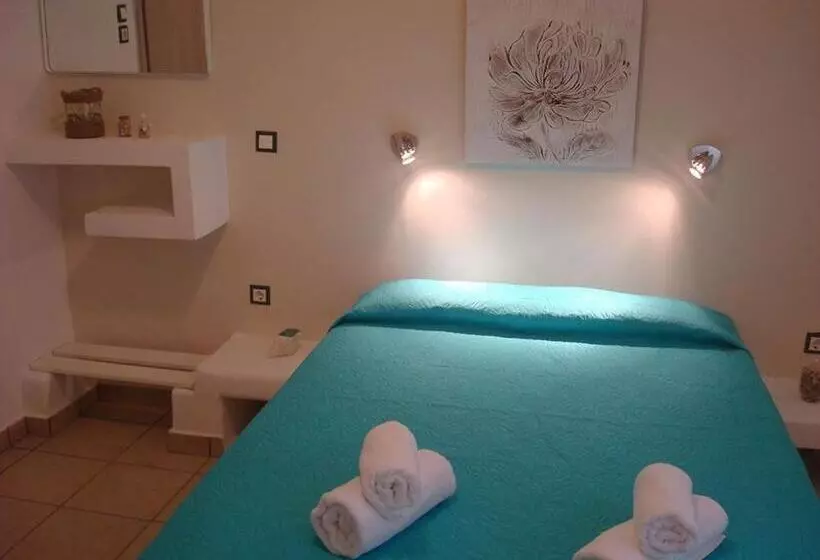 پانسیون Smaragdi Studios And Rooms