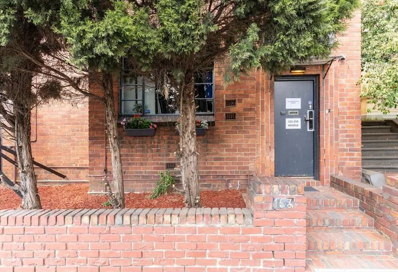 فندق صغير Richmond Private Rooms   151 Hoddle Homestay