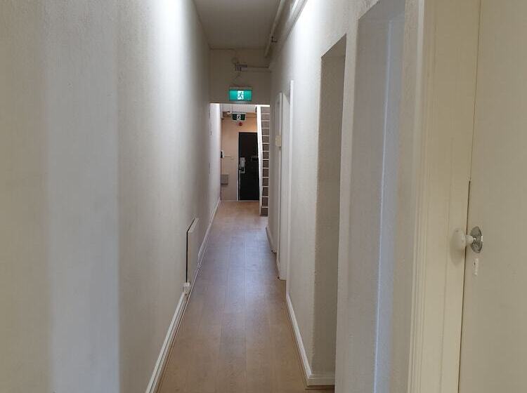 فندق صغير Richmond Private Rooms   151 Hoddle Homestay