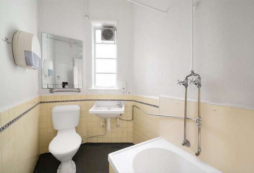 فندق صغير Richmond Private Rooms   151 Hoddle Homestay