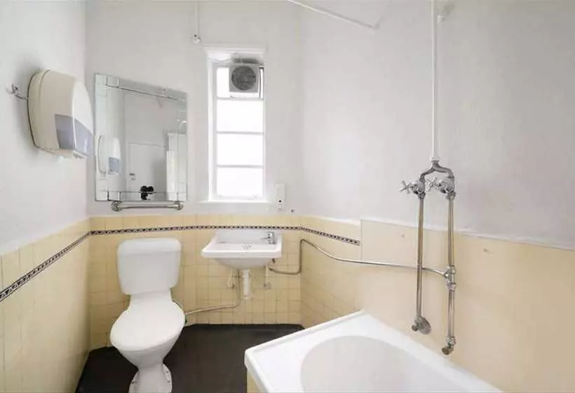 هاستل Richmond Private Rooms   151 Hoddle Homestay