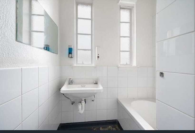 فندق صغير Richmond Private Rooms   151 Hoddle Homestay