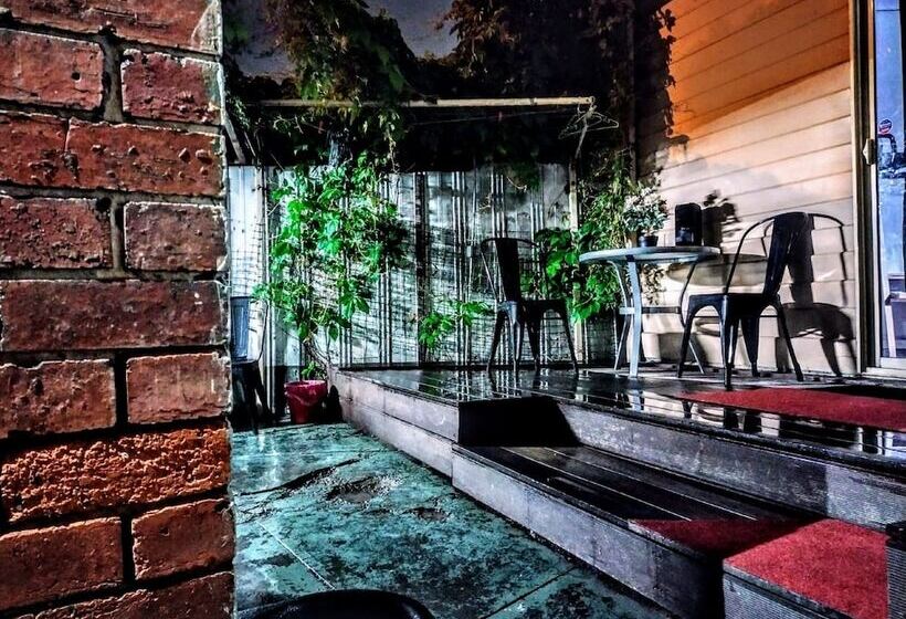 فندق صغير Richmond Private Rooms   151 Hoddle Homestay