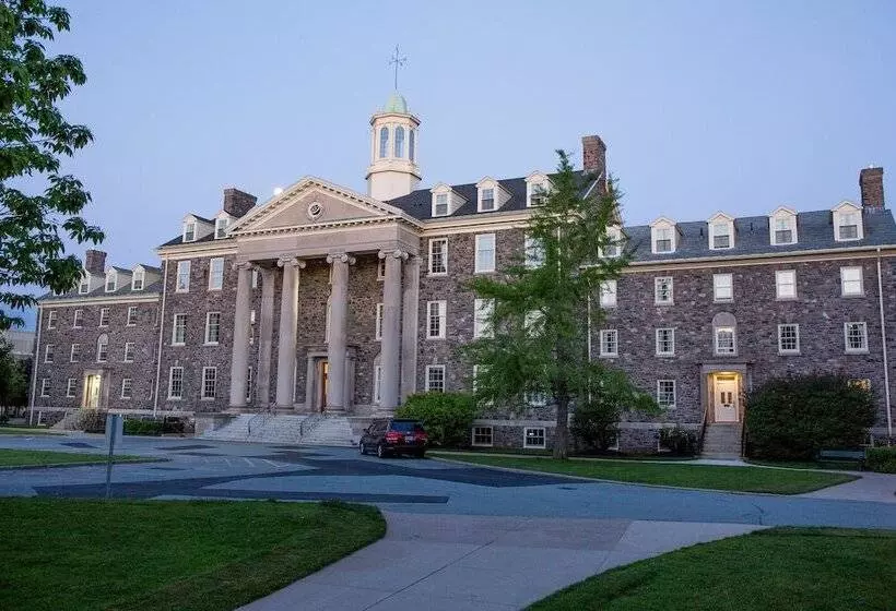 هاستل University Of King S College