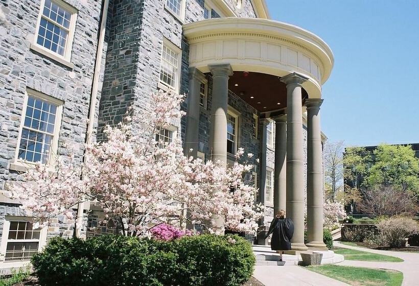 فندق صغير University Of King S College