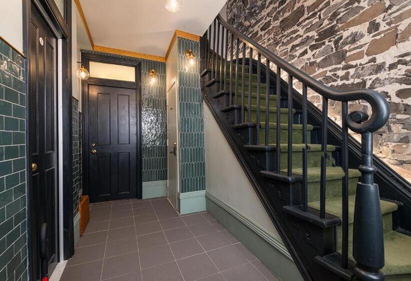 تختخواب و صبحانه Le Coureur Des Bois