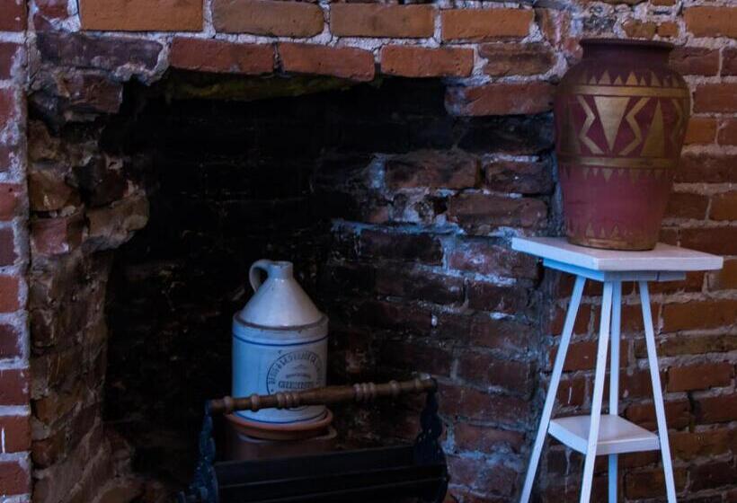 تختخواب و صبحانه Le Coureur Des Bois