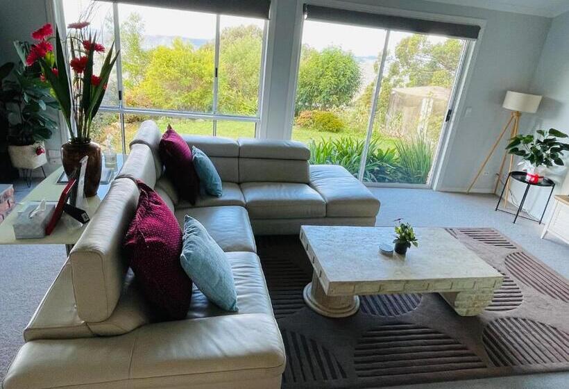 ベッドアンドブレックファースト The Hillside Retreat