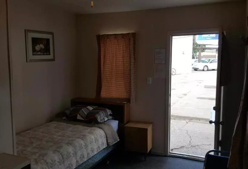 Hat Motel
