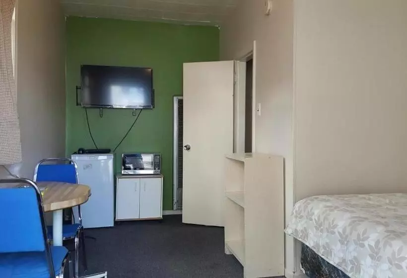 Hat Motel