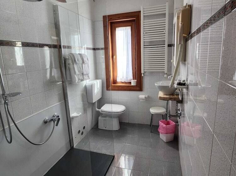 Отель Apartments Suites Lac Bleu