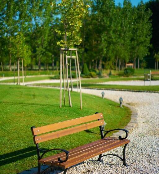 בית מלון כפרי Boutique Complex Trakiets