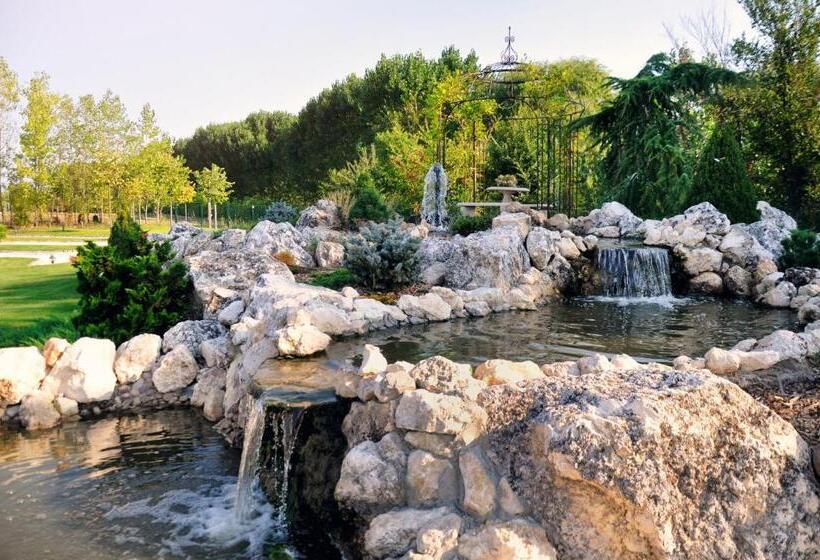 בית מלון כפרי Boutique Complex Trakiets