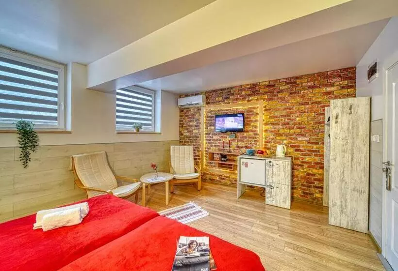 هتل Fox Rooms Apart