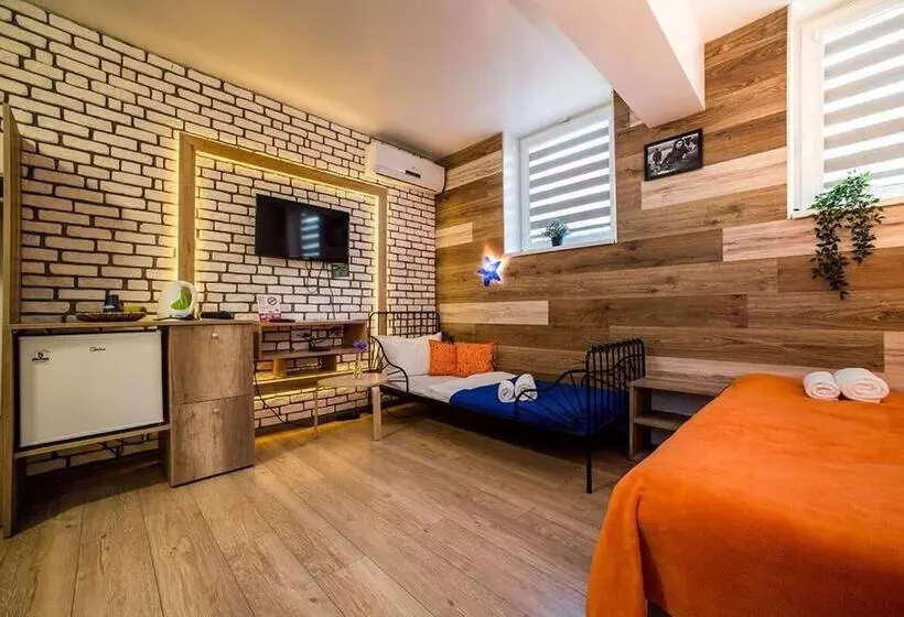 هتل Fox Rooms Apart