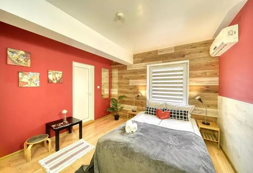 هتل Fox Rooms Apart