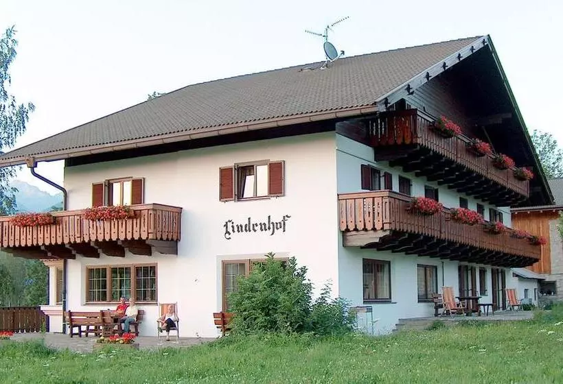 Hotelli Garni Lindenhof