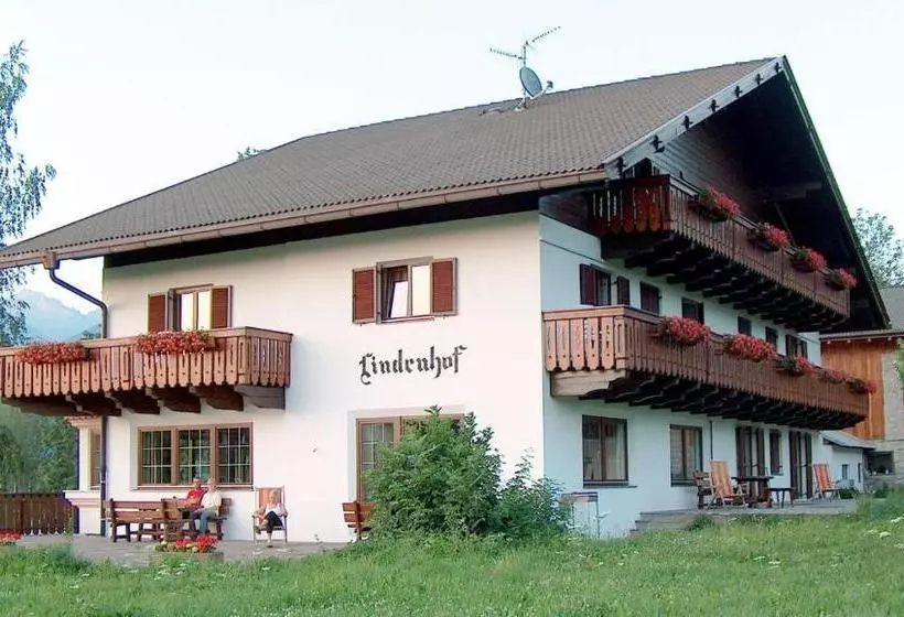 Hotelli Garni Lindenhof