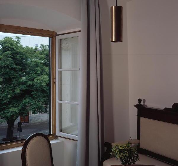 ホテル Gasthof Grüner Baum