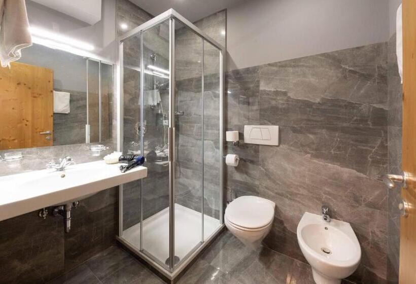 Отель Hellweger